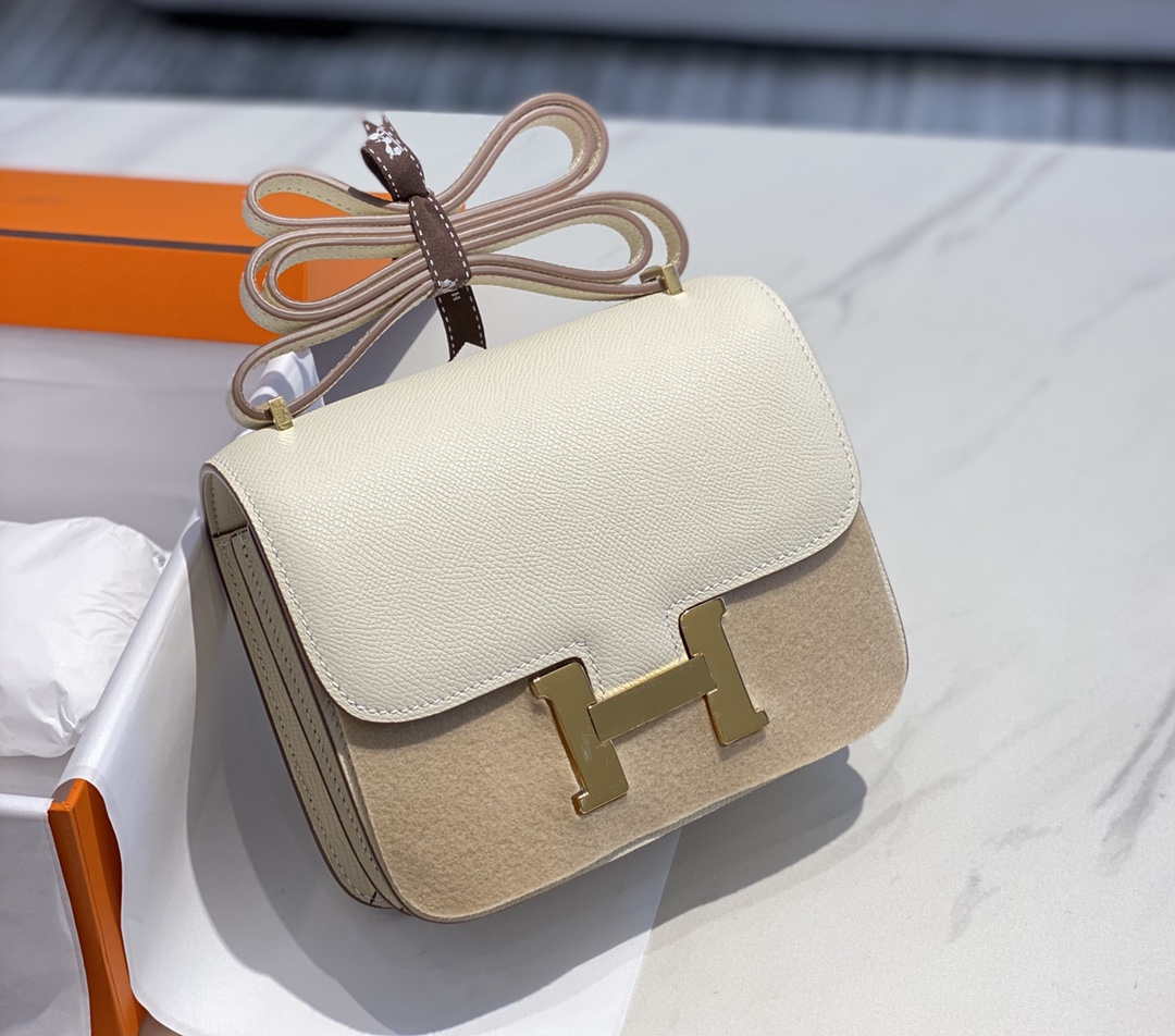 Hermes Constance Cross Body Bag Epsom Leather Gold H28414 - 18CM - View 1