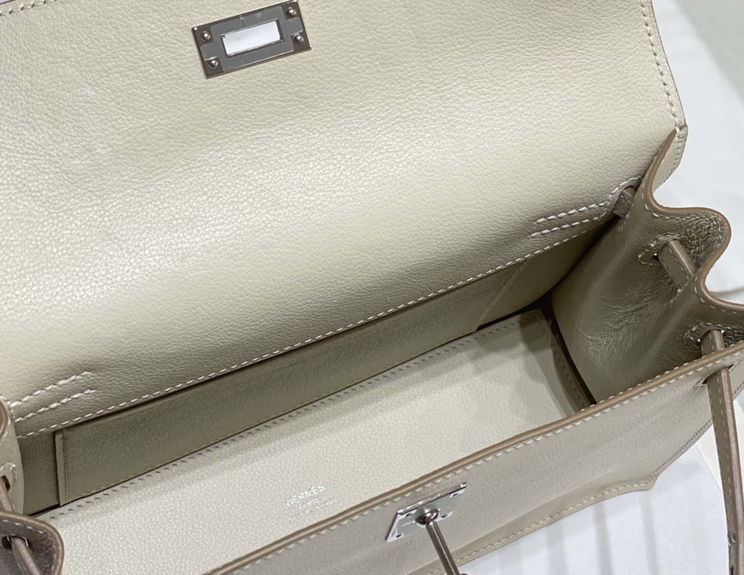 Hermes Evercolor Kelly Danse II 22cm Leather Crossbody Bag H20367 White Silver