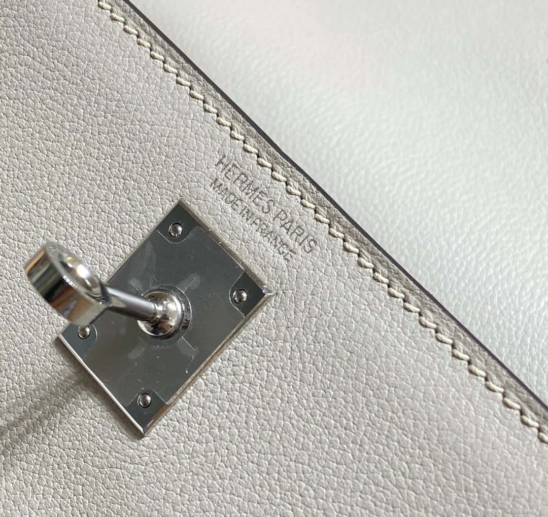 Hermes Evercolor Kelly Danse II 22cm Leather Crossbody Bag H20373 Light Gray Silver