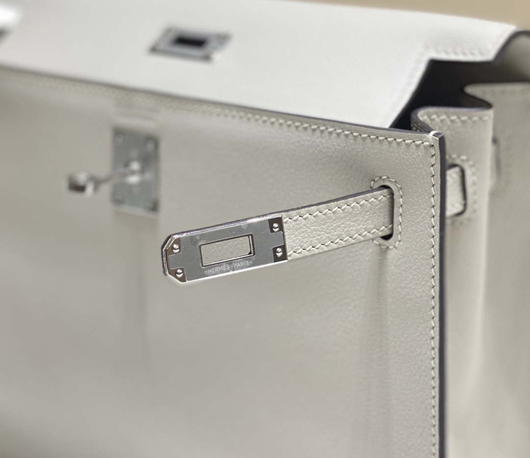 Hermes Evercolor Kelly Danse II 22cm Leather Crossbody Bag H20373 Light Gray Silver