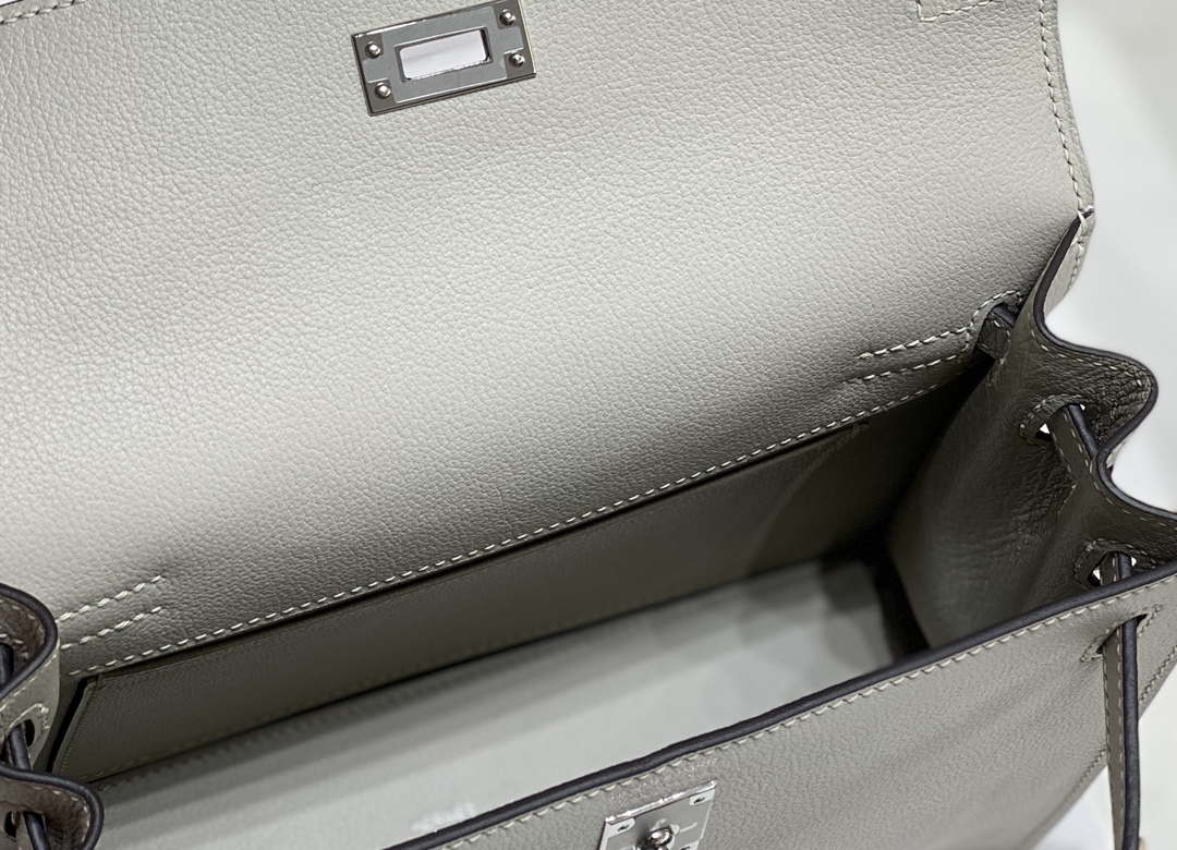 Hermes Evercolor Kelly Danse II 22cm Leather Crossbody Bag H20373 Light Gray Silver