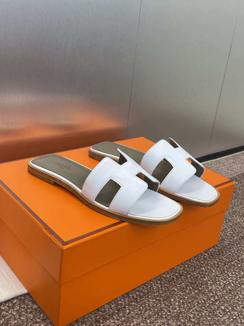 Hermes H021056Zv03340 Women Oran Sandal H33618