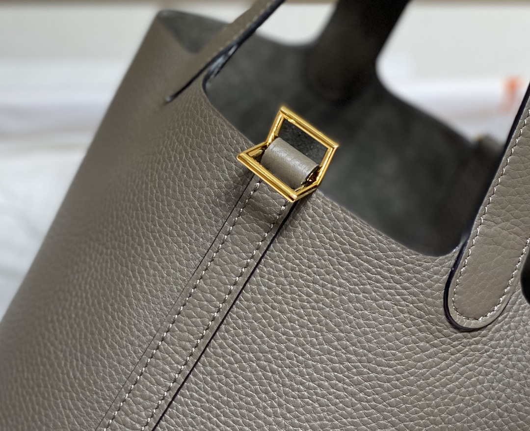 Hermes H056289 Picotin Lock 18 22 Bag H330001