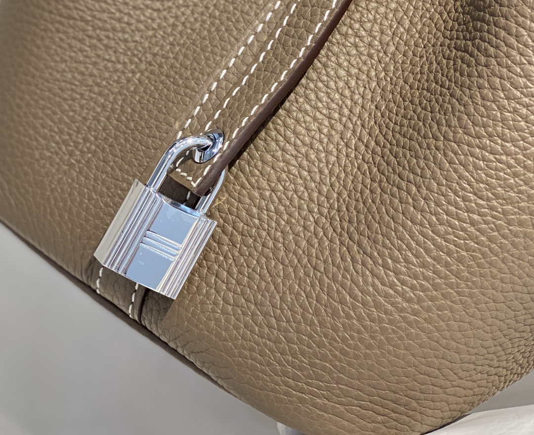 Hermes H056289 Picotin Lock 18 22 Bag H330006