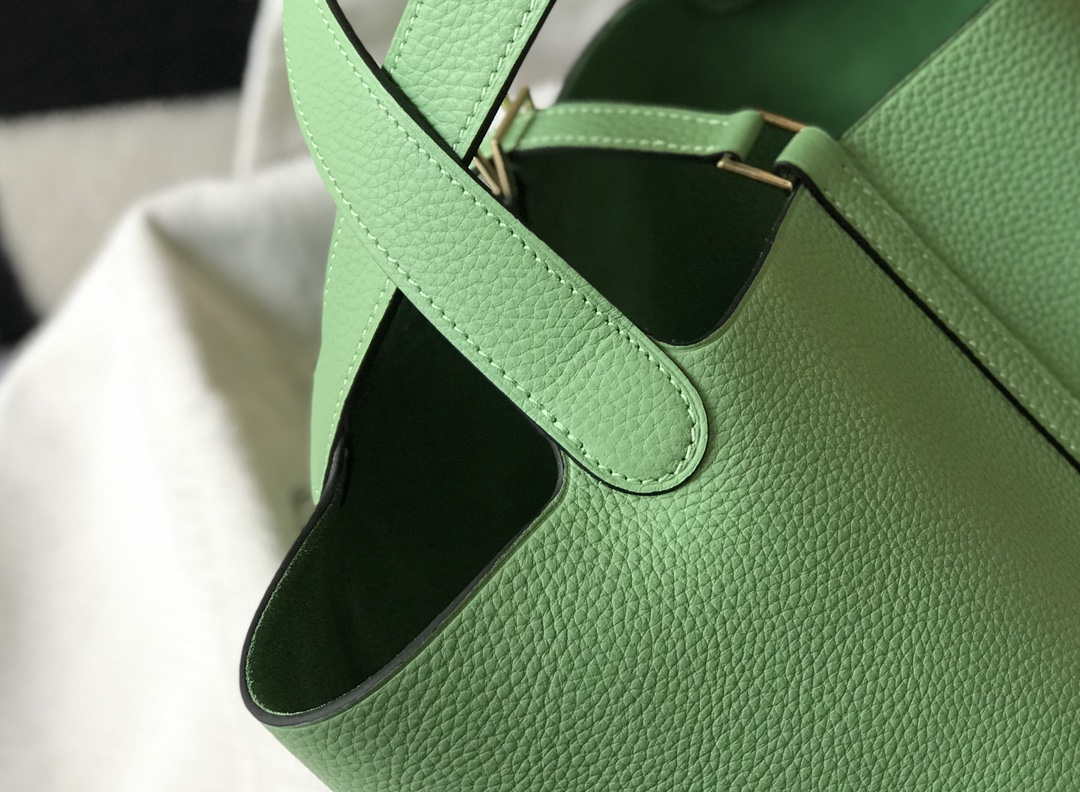 Hermes H056289 Picotin Lock 18 22 Bag H330008