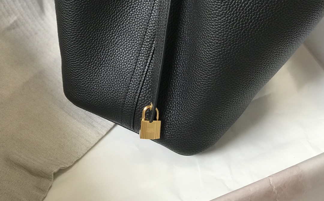 Hermes H056289 Picotin Lock 18 22 Bag H330011