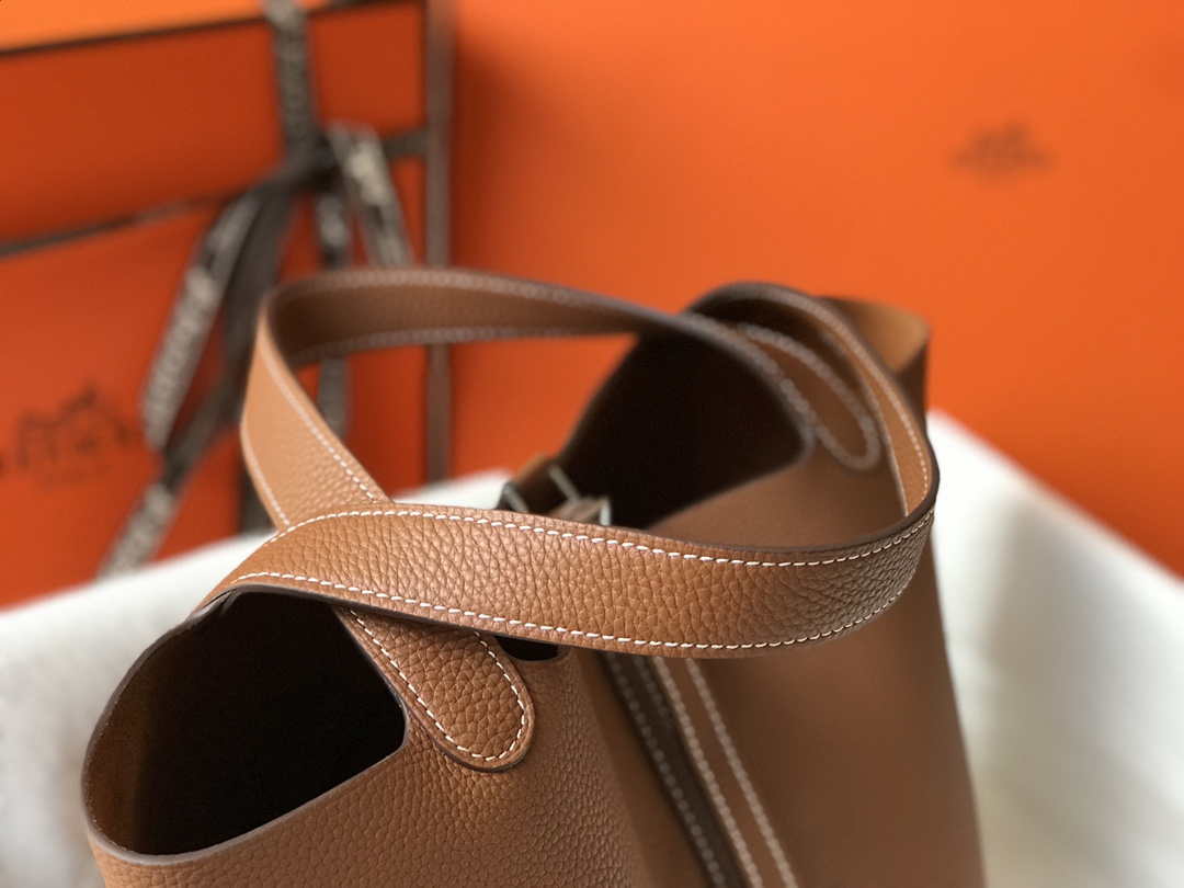 Hermes H056289 Picotin Lock 18 22 Bag H330010