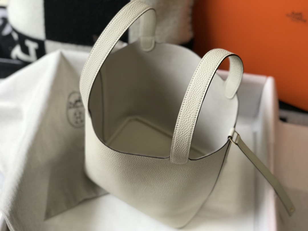 Hermes H056289 Picotin Lock 18 22 Bag H330012 Gold - 18 cm - View 9