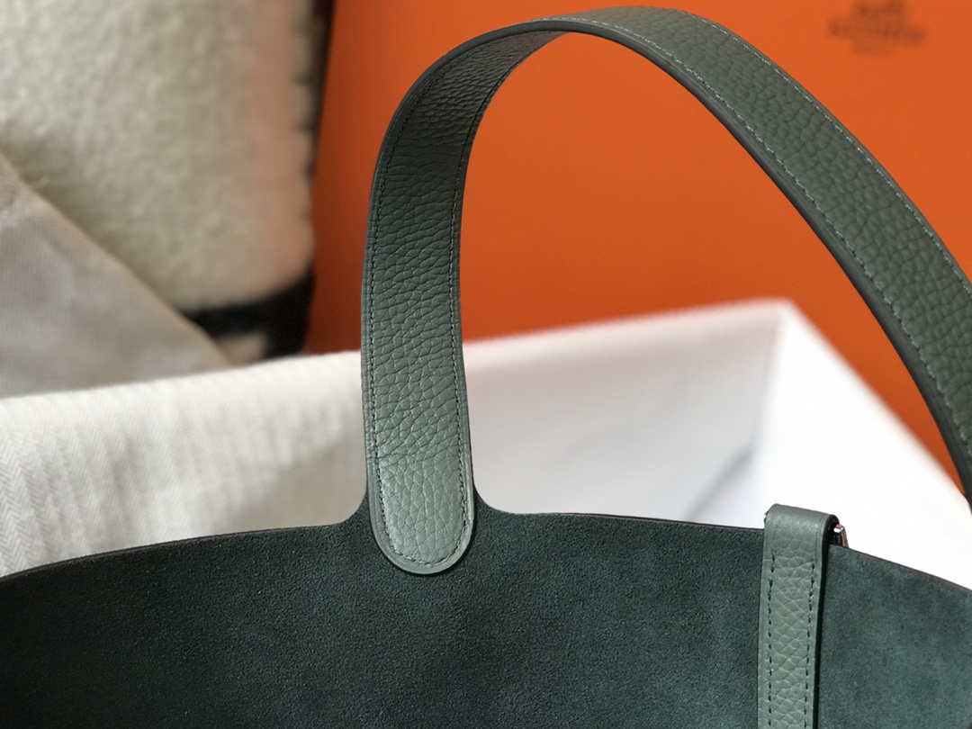 Hermes H056289 Picotin Lock 18 22 Bag H330015