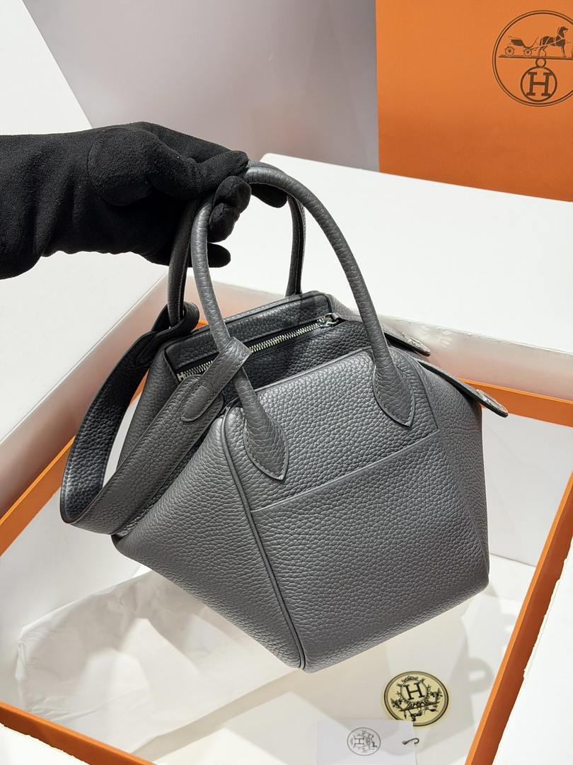 Hermes H073428 Lindy 26 Clemence TC Bag H232001