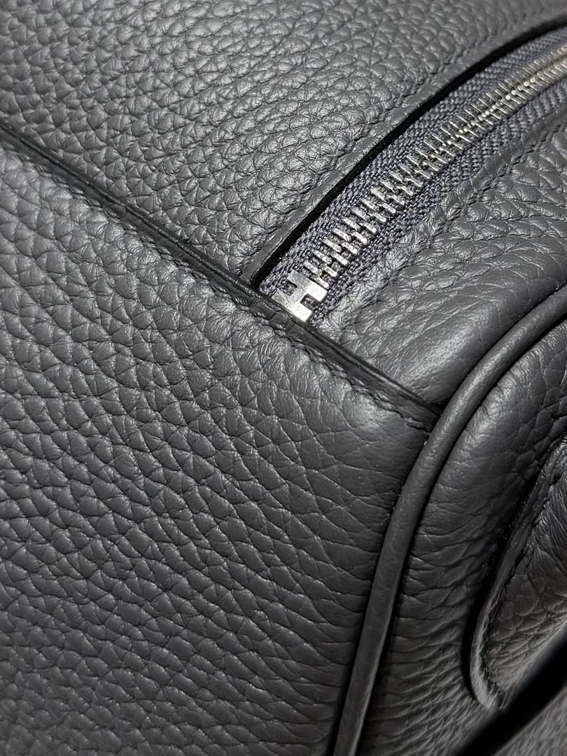 Hermes H073428 Lindy 26 Clemence TC Bag H232001