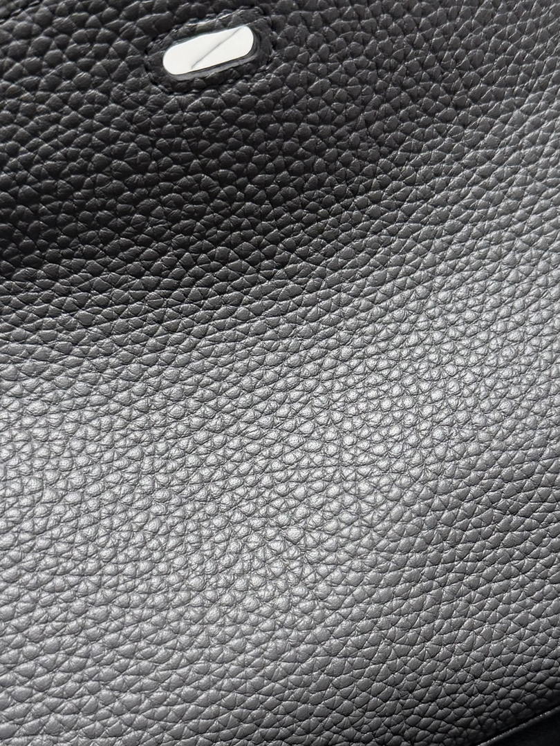 Hermes H073428 Lindy 26 Clemence TC Bag H232001