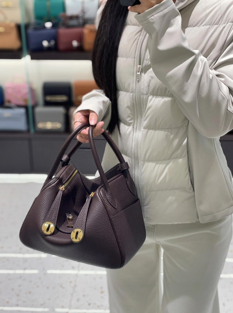 Hermes H073428 Lindy 26 Clemence TC Bag H232002