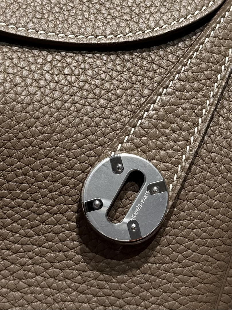 Hermes H073428 Lindy 26 Clemence TC Bag H232003