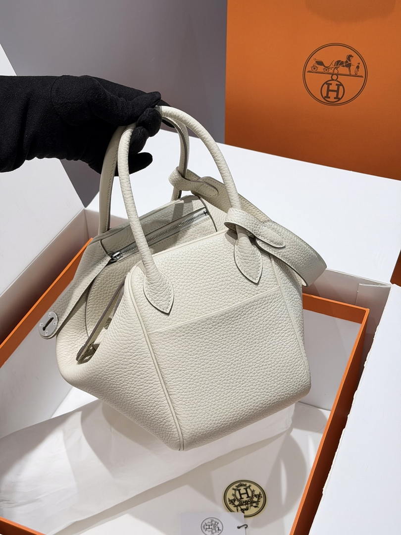 Hermes H073428 Lindy 26 Clemence TC Bag H232004