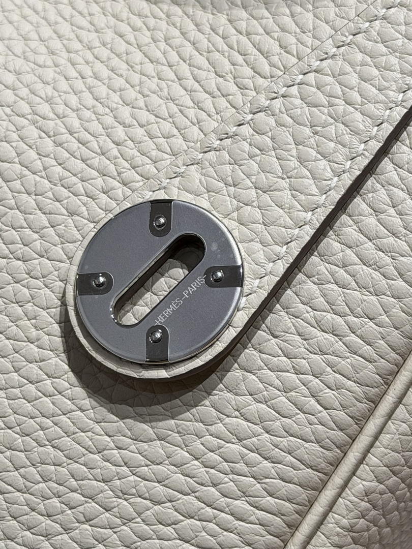 Hermes H073428 Lindy 26 Clemence TC Bag H232004