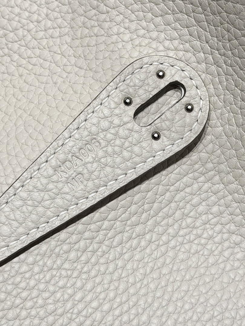 Hermes H073428 Lindy 26 Clemence TC Bag H232004