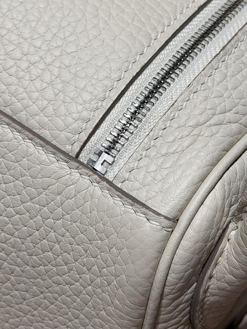 Hermes H073428 Lindy 26 Clemence TC Bag H232004