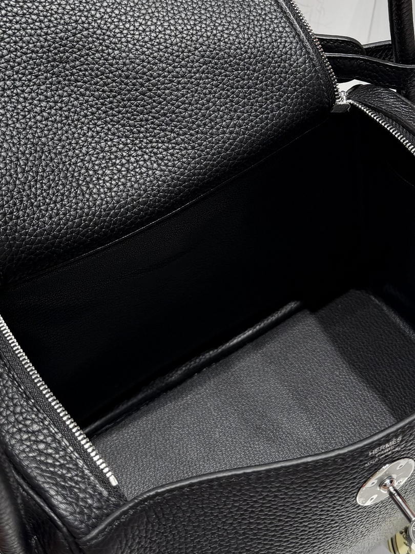 Hermes H073428 Lindy 26 Clemence TC Bag H232005
