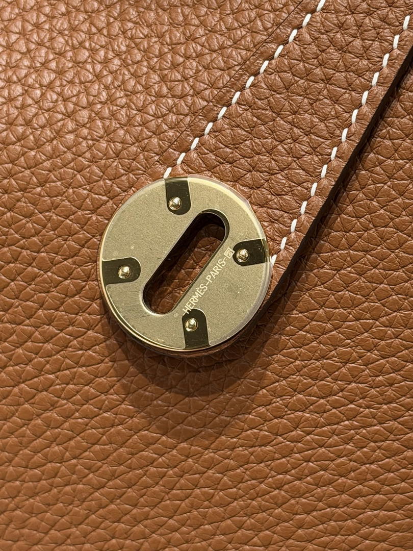 Hermes H073428 Lindy 26 Clemence TC Bag H232007