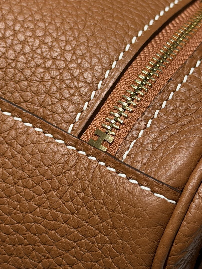 Hermes H073428 Lindy 26 Clemence TC Bag H232007
