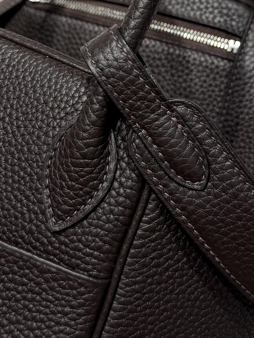Hermes H073428 Lindy 26 Clemence TC Bag H232008