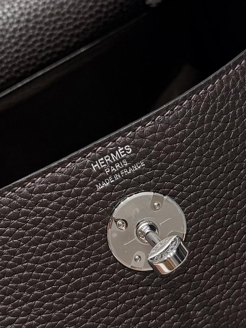 Hermes H073428 Lindy 26 Clemence TC Bag H232008