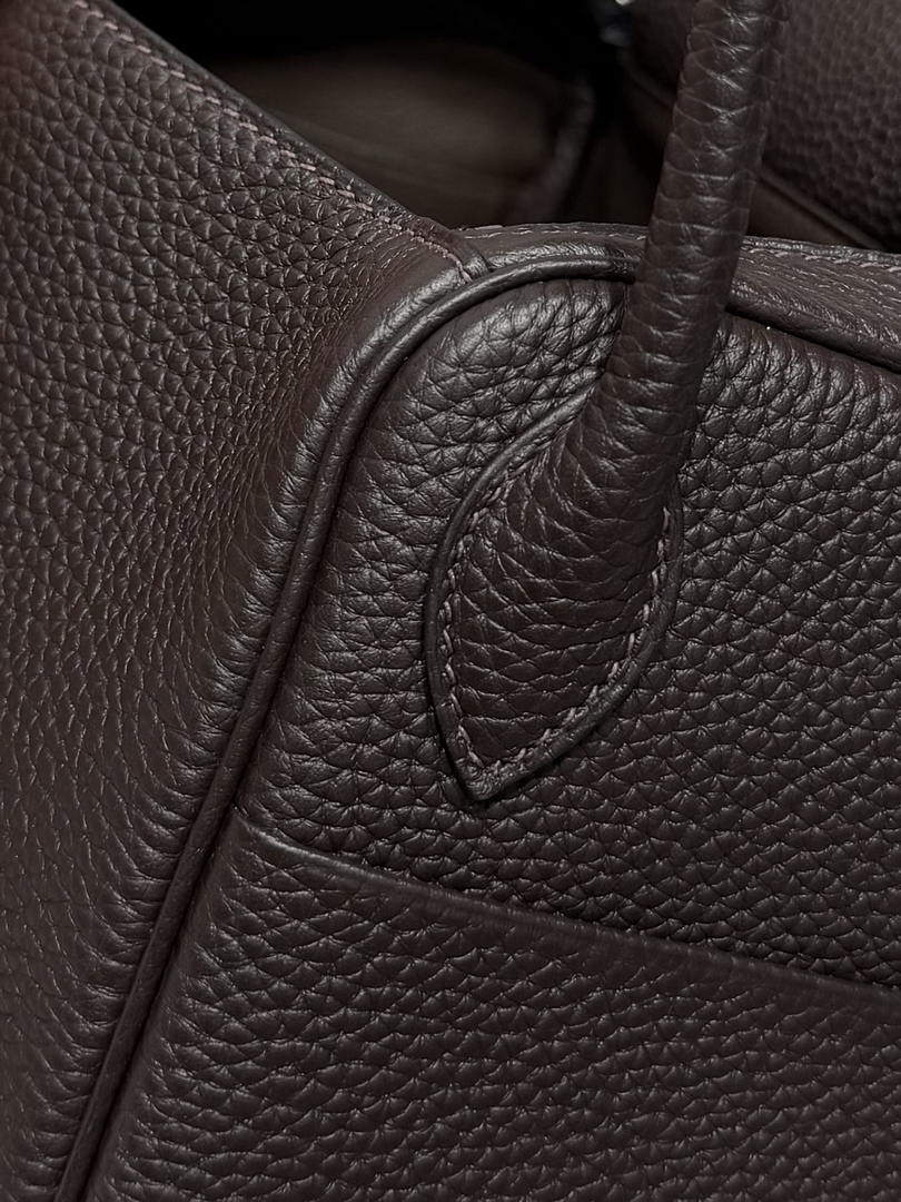 Hermes H073428 Lindy 26 Clemence TC Bag H232008