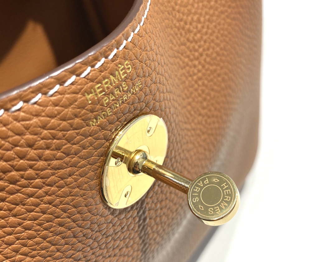 Hermes H073428 Lindy Bag 26 30 H231938 - 26 cm: 26 x 18 x 14 cm / Gold - View 5