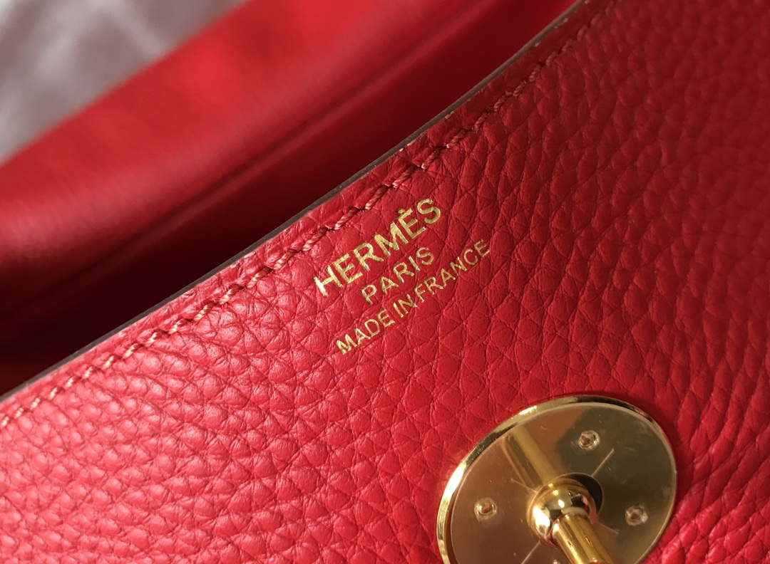 Hermes H073428 Lindy Bag 26 30 H231939 - 26 cm: 26 x 18 x 14 cm / Gold - View 7