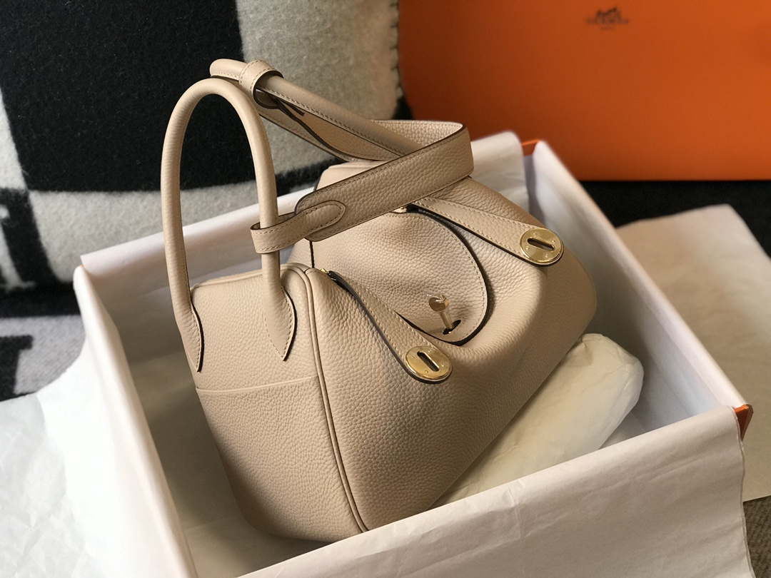 Hermes H073428 Lindy Bag 26 30 H231940
