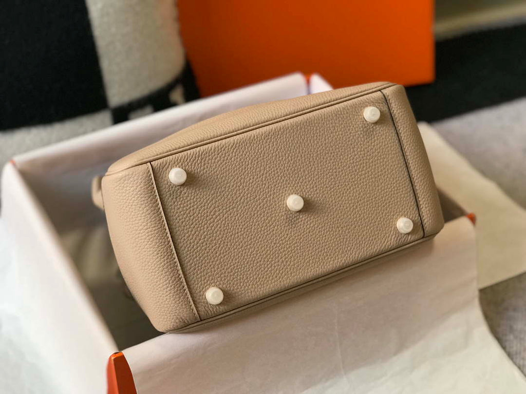 Hermes H073428 Lindy Bag 26 30 H231940