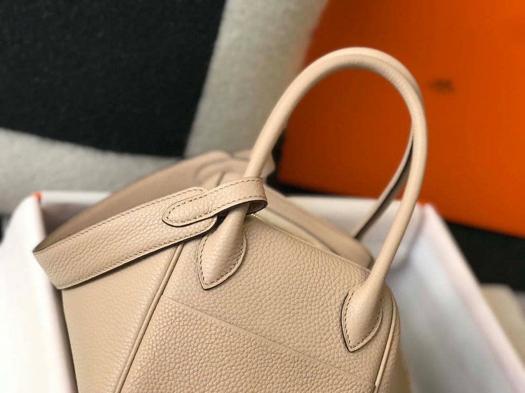 Hermes H073428 Lindy Bag 26 30 H231940