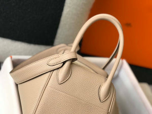 Hermes H073428 Lindy Bag 26 30 H231940 - 26 cm: 26 x 18 x 14 cm / Gold - View 5