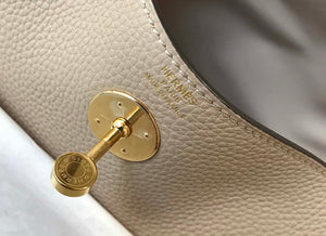 Hermes H073428 Lindy Bag 26 30 H231940 - 26 cm: 26 x 18 x 14 cm / Gold - View 7