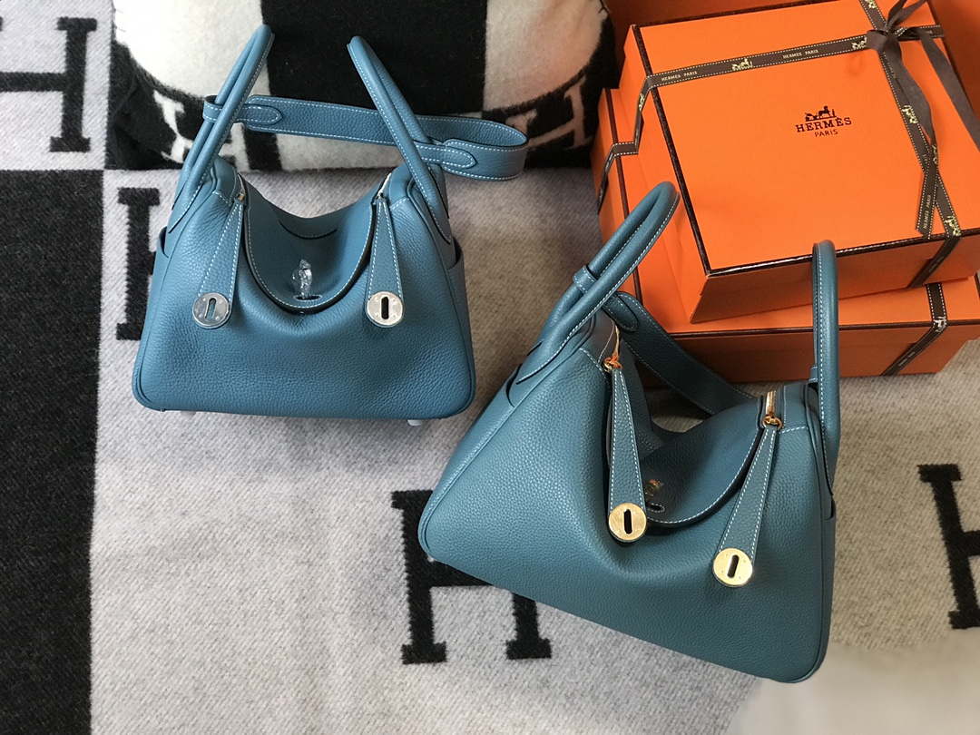 Hermes H073428 Lindy Bag 26 30 H231941 - 26 cm: 26 x 18 x 14 cm / Gold - View 1