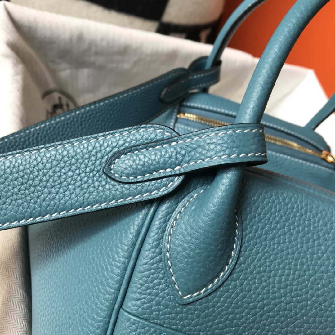 Hermes H073428 Lindy Bag 26 30 H231941 - 26 cm: 26 x 18 x 14 cm / Gold - View 5