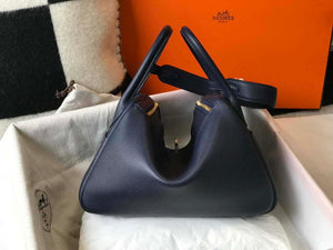Hermes H073428 Lindy Bag 26 30 H231942 - 26 cm: 26 x 18 x 14 cm / Gold - View 2