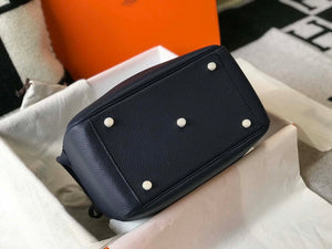 Hermes H073428 Lindy Bag 26 30 H231942 - 26 cm: 26 x 18 x 14 cm / Gold - View 4