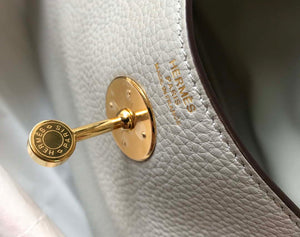 Hermes H073428 Lindy Bag 26 30 H231943 - 26 cm: 26 x 18 x 14 cm / Gold - View 7