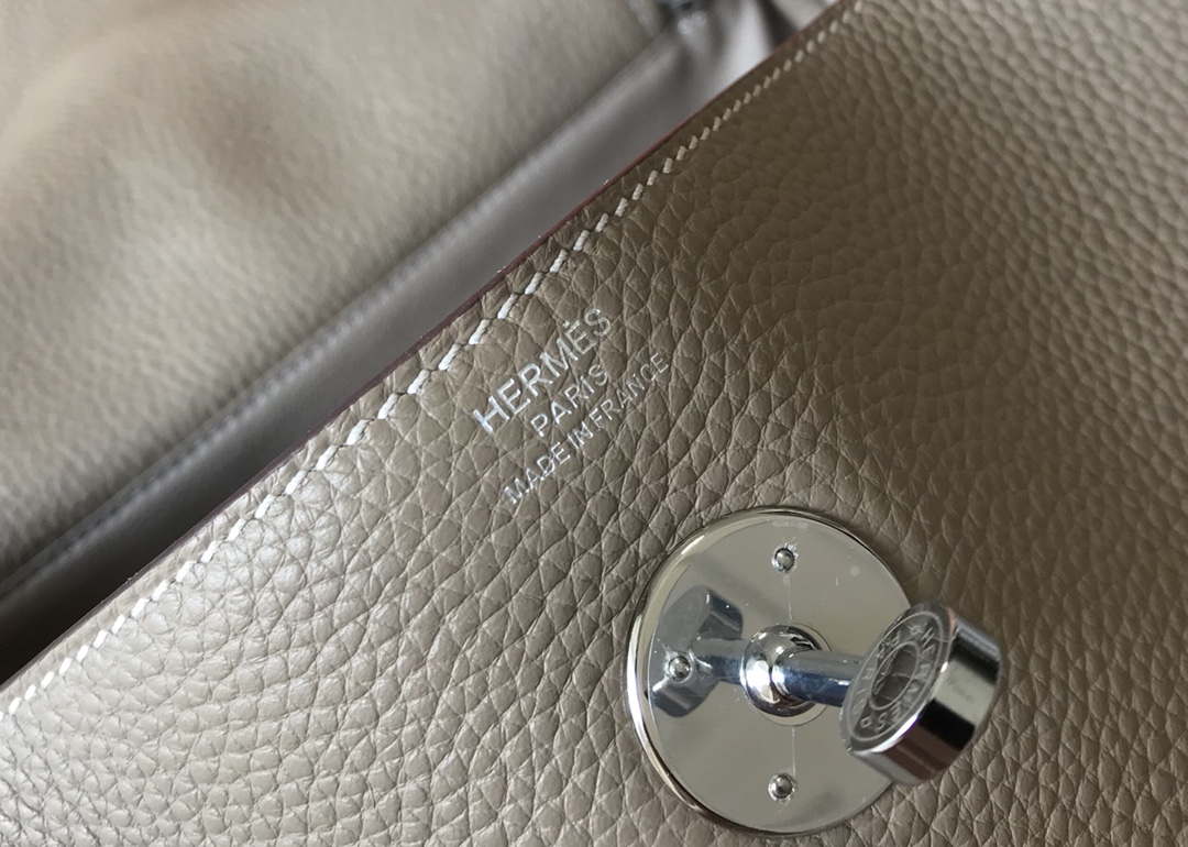 Hermes H073428 Lindy Bag 26 30 H231944