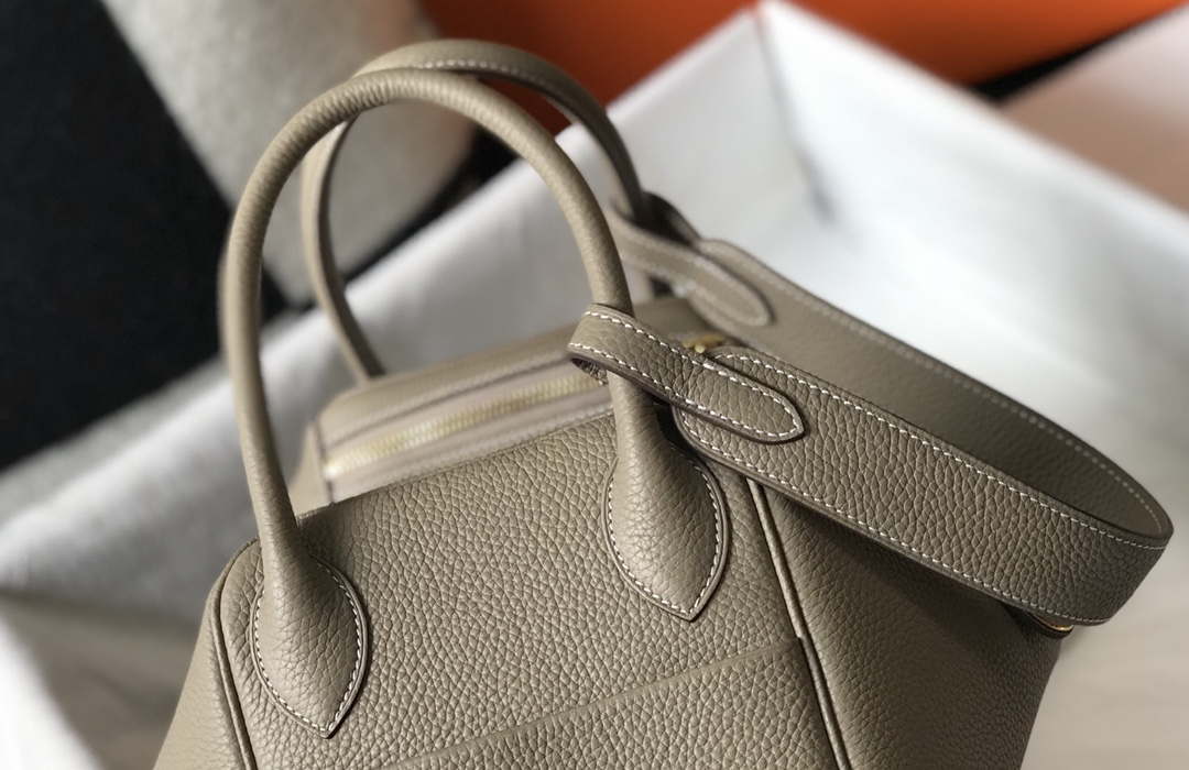 Hermes H073428 Lindy Bag 26 30 H231945
