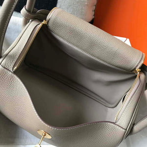 Hermes H073428 Lindy Bag 26 30 H231945 - 26 cm: 26 x 18 x 14 cm / Gold - View 9
