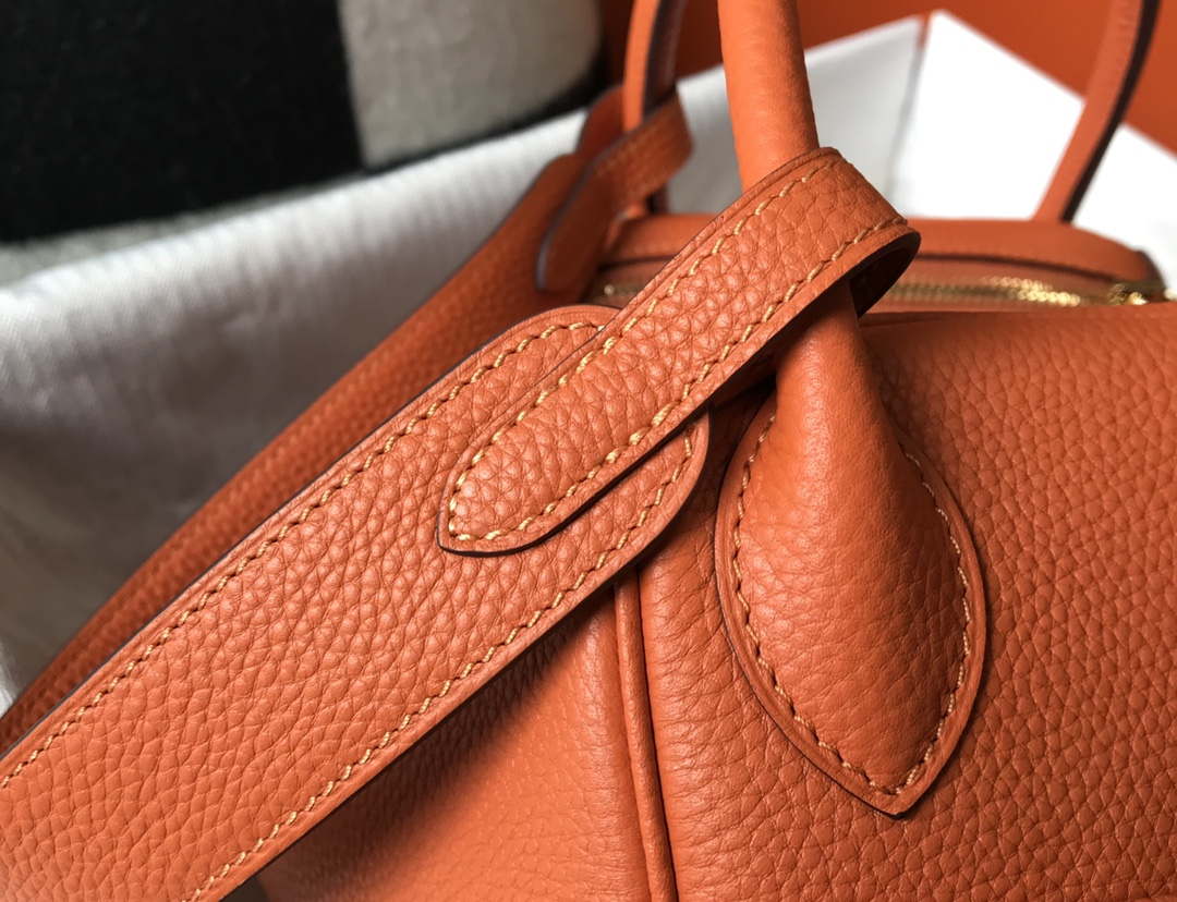 Hermes H073428 Lindy Bag 26 30 H231946 - 26 cm: 26 x 18 x 14 cm / Gold - View 5