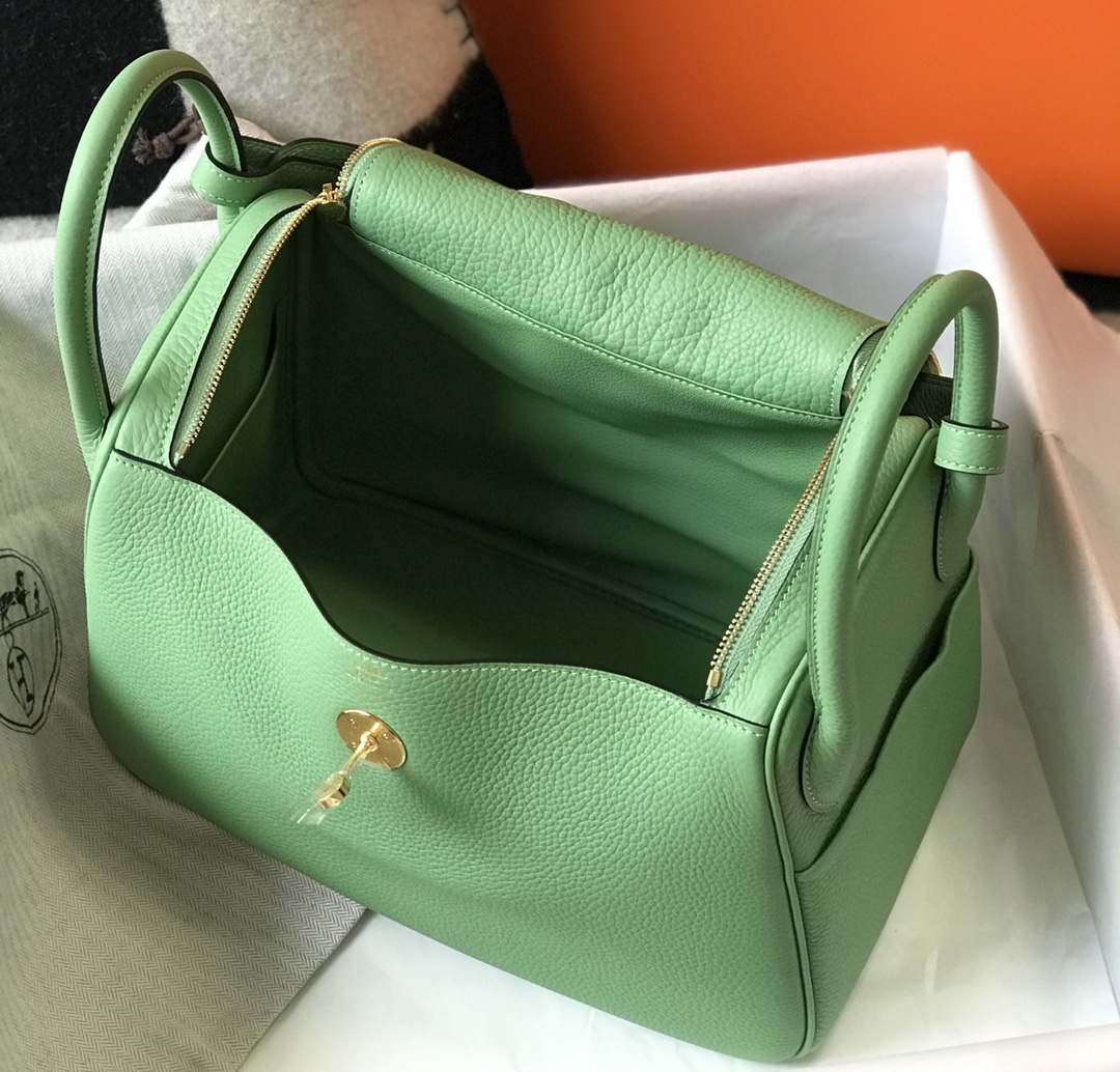 Hermes H073428 Lindy Bag 26 30 H231947
