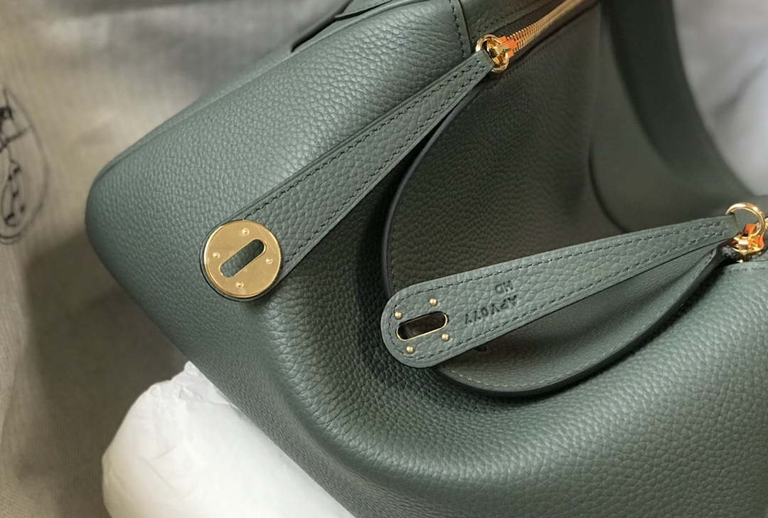 Hermes H073428 Lindy Bag 26 30 H231948