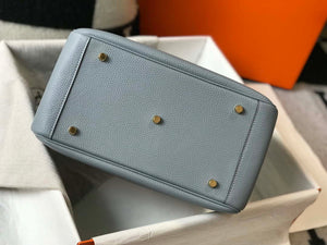 Hermes H073428 Lindy Bag 26 30 H231949 - 26 cm: 26 x 18 x 14 cm / Gold - View 4