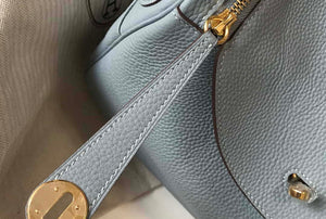 Hermes H073428 Lindy Bag 26 30 H231949 - 26 cm: 26 x 18 x 14 cm / Gold - View 6
