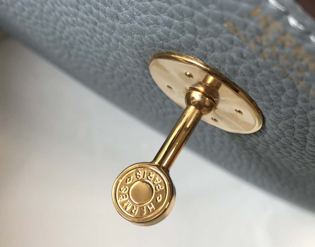 Hermes H073428 Lindy Bag 26 30 H231949