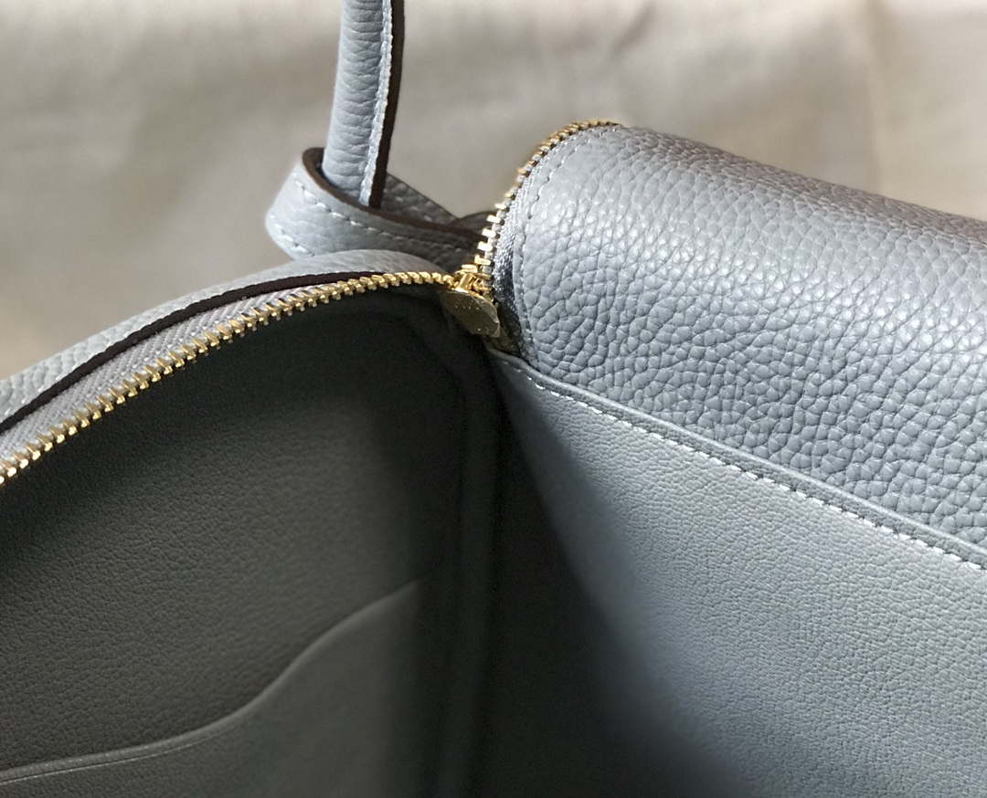 Hermes H073428 Lindy Bag 26 30 H231949
